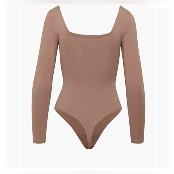 Aritzia Babaton Contour Longsleeve Bodysuit - Picture 1 of 12